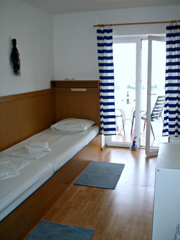 Apartments Tatjana Pag Bagian luar foto